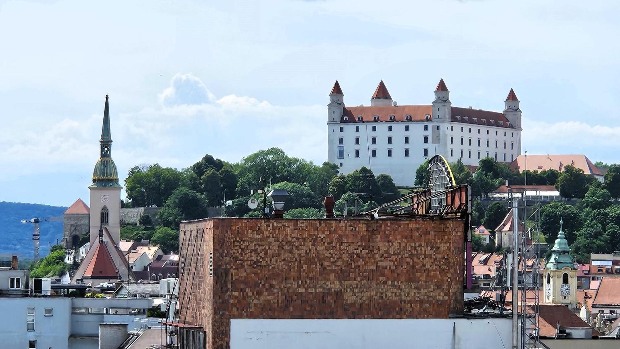 Panorama View Design Apt In Old Town - Free Parking Bratislava Esterno foto